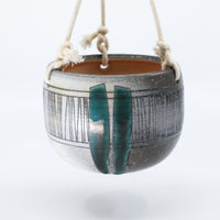 Small hanging planter 44