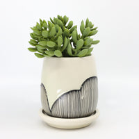 Planter in snow white
