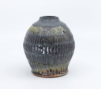 Bud vase 32