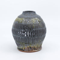 Bud vase 32