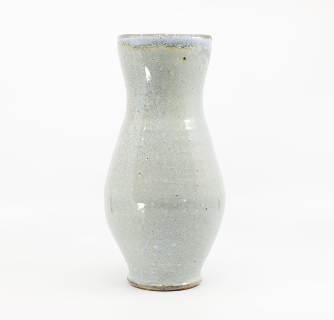 Vase in butter blue