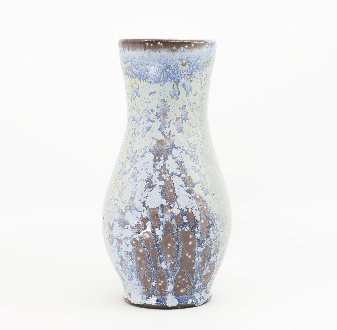 Vase in butter blue