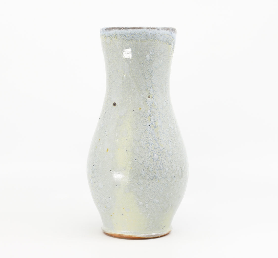 Vase in butter blue
