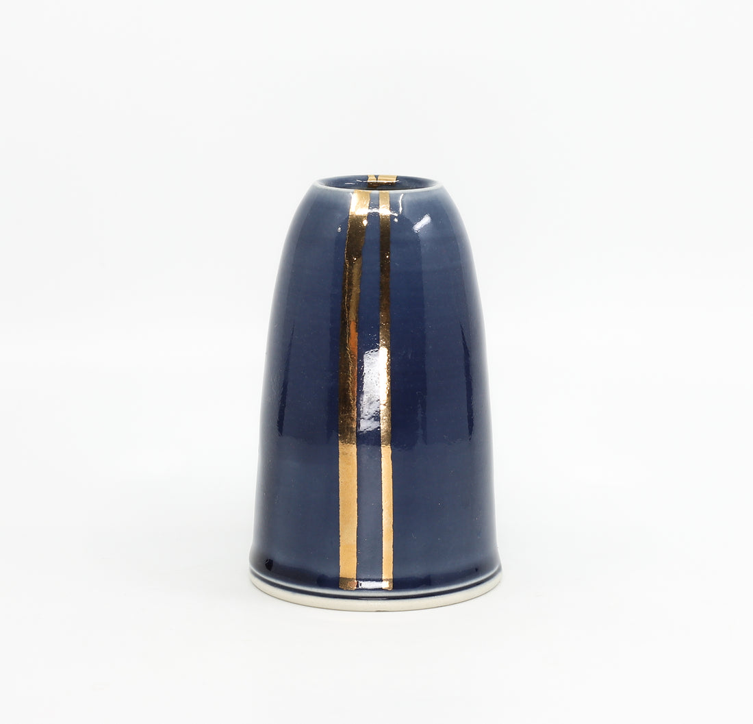 Bud vase in cloud and gold