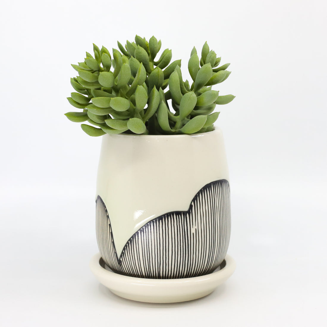 Planter in snow white