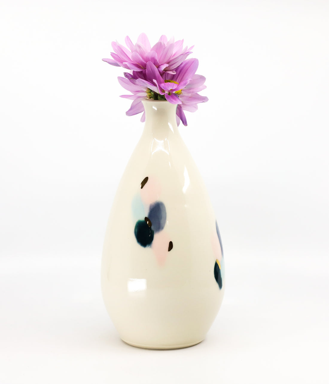 Porcelain vase in watercolor