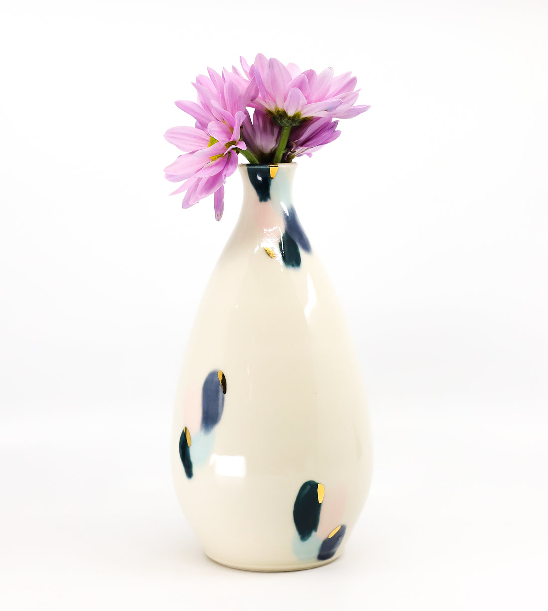 Porcelain vase in watercolor