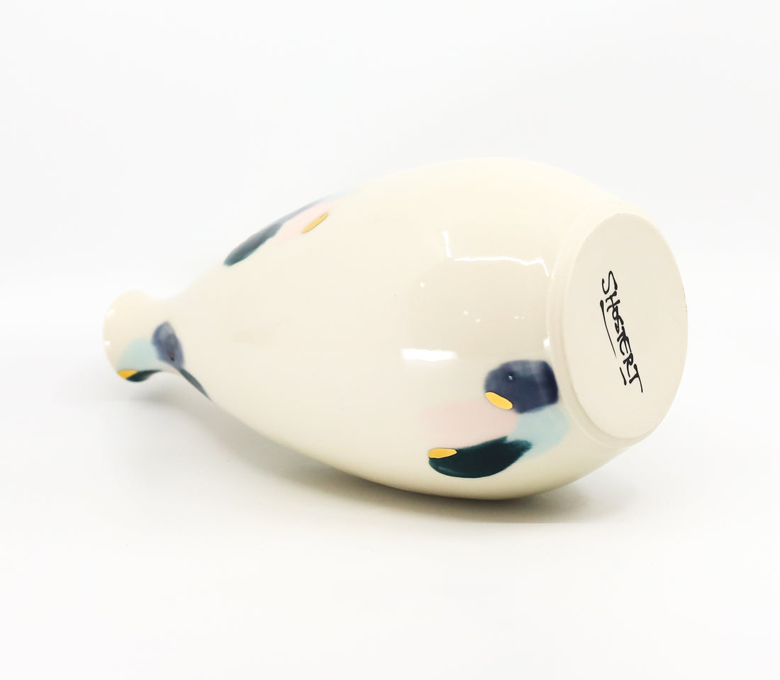 Porcelain vase in watercolor