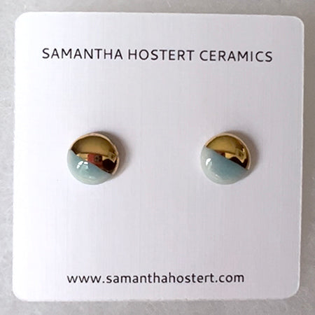 Stud earrings in Sky and gold (small)